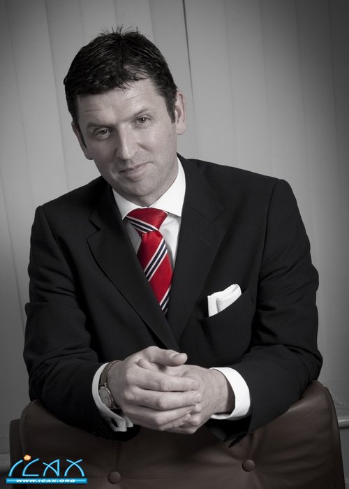 MTT޹˾ϯִйSimon Scott.jpg