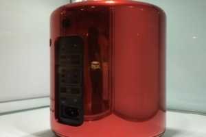 �ر���ɫMac Pro��97.7����Ԫ�ɹ�����